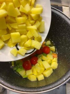 Cavatelli con Patate e Zucchine alla Lucana: il piatto contadino che sa di casa e di tradizione Cavatelli con Patate e Zucchine alla Lucana: il piatto contadino che sa di casa e di tradizione