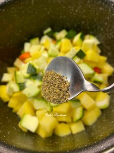 Cavatelli con Patate e Zucchine alla Lucana: il piatto contadino che sa di casa e di tradizione Cavatelli con Patate e Zucchine alla Lucana: il piatto contadino che sa di casa e di tradizione
