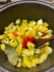 Cavatelli con Patate e Zucchine alla Lucana: il piatto contadino che sa di casa e di tradizione Cavatelli con Patate e Zucchine alla Lucana: il piatto contadino che sa di casa e di tradizione