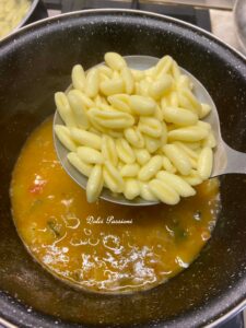 Cavatelli con Patate e Zucchine alla Lucana: il piatto contadino che sa di casa e di tradizione Cavatelli con Patate e Zucchine alla Lucana: il piatto contadino che sa di casa e di tradizione