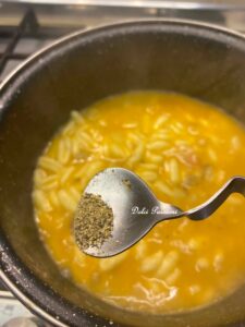 Cavatelli con Patate e Zucchine alla Lucana: il piatto contadino che sa di casa e di tradizione Cavatelli con Patate e Zucchine alla Lucana: il piatto contadino che sa di casa e di tradizione