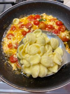 Orecchiette con Ricotta e Pomodorini: il sapore della tradizione Pugliese