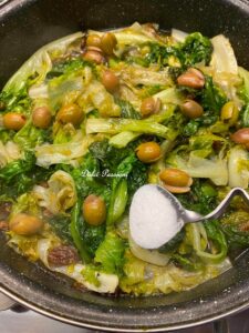 Scarola alla Napoletana: la ricetta tradizionale che profuma di Casa e di Domenica
