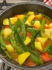 Fagiolini “Piattoni” con Patate e Pomodorini: la Ricetta Originale Lucana che Profuma di Tradizione