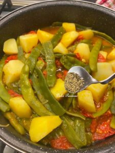 Fagiolini “Piattoni” con Patate e Pomodorini: la Ricetta Originale Lucana che Profuma di Tradizione