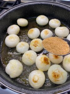 Cipolline "Borettane" in agrodolce in padella: il contorno dal sapore irresistibile