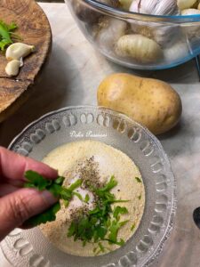 Bocconcini di Pollo, Peperoni e Patate gratinati: il secondo piatto rustico e irresistibile