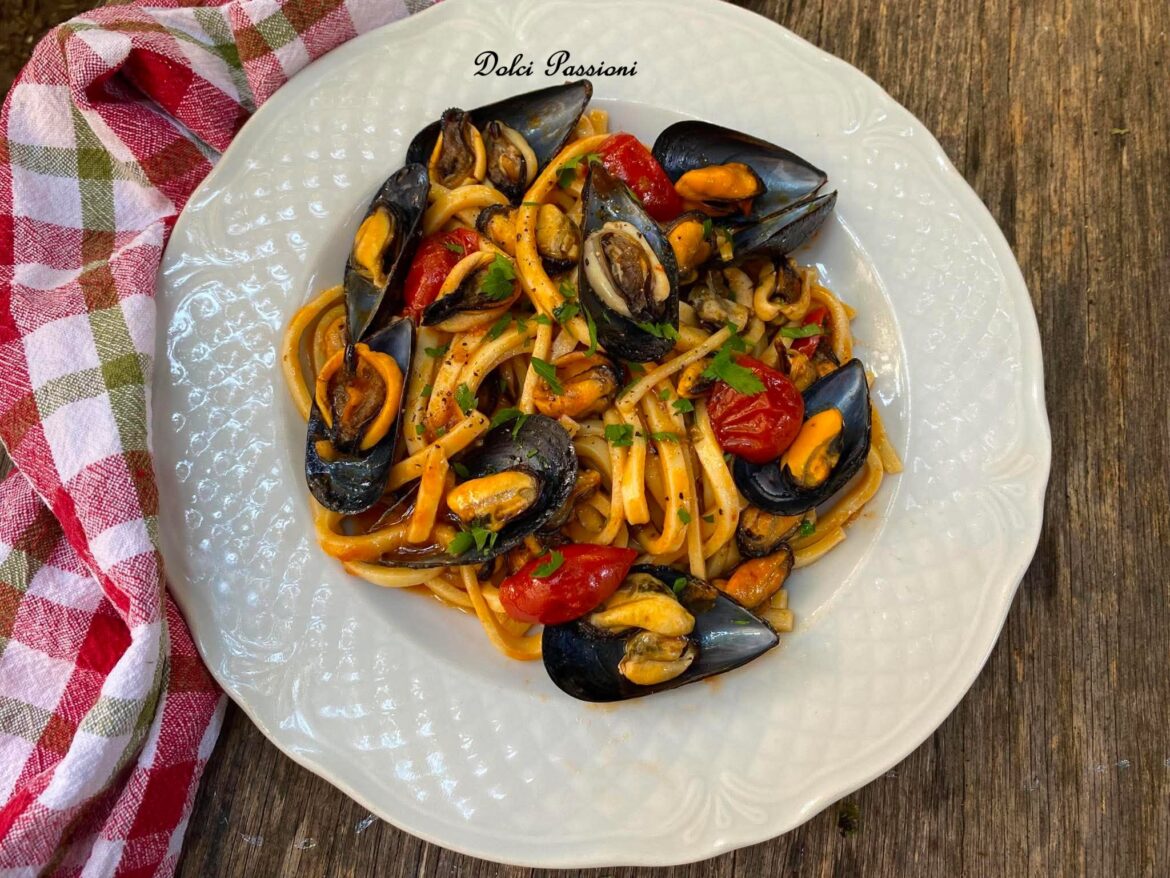 Scialatielli con Cozze e Pomodorini: Il vero gusto della Tradizione Napoletana