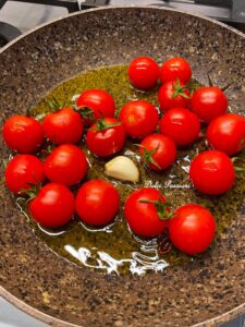 Pomodori Scattarisciati: la ricetta tradizionale Salentina che profuma d’Estate