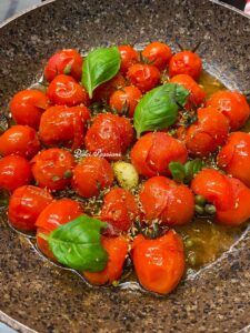 Pomodori Scattarisciati: la ricetta tradizionale Salentina che profuma d’Estate
