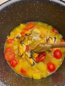 Gnocchetti con Cozze, Patate e Pomodorini: il sapore autentico del mare incontra la Tradizione Italiana Gnocchetti con Cozze, Patate e Pomodorini: il sapore autentico del mare incontra la Tradizione Italiana