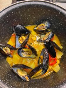 Gnocchetti con Cozze, Patate e Pomodorini: il sapore autentico del mare incontra la Tradizione Italiana Gnocchetti con Cozze, Patate e Pomodorini: il sapore autentico del mare incontra la Tradizione Italiana