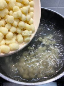 Gnocchetti con Cozze, Patate e Pomodorini: il sapore autentico del mare incontra la Tradizione Italiana Gnocchetti con Cozze, Patate e Pomodorini: il sapore autentico del mare incontra la Tradizione Italiana