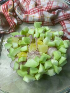 Insalata di Patate, Tonno, Pomodorini e Cipolle di Tropea: la ricetta Estiva fresca e saporita Insalata di Patate, Tonno, Pomodorini e Cipolle di Tropea: la ricetta Estiva fresca e saporita