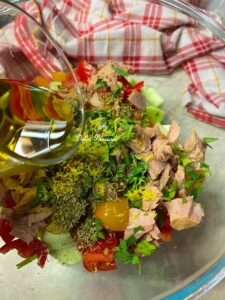 Insalata di Patate, Tonno, Pomodorini e Cipolle di Tropea: la ricetta Estiva fresca e saporita