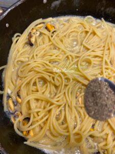 Spaghetti con Cozze in Bianco: La ricetta perfetta di casa Palasciano-Bellino