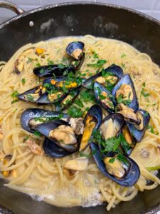Spaghetti con Cozze in Bianco: La ricetta perfetta di casa Palasciano-Bellino