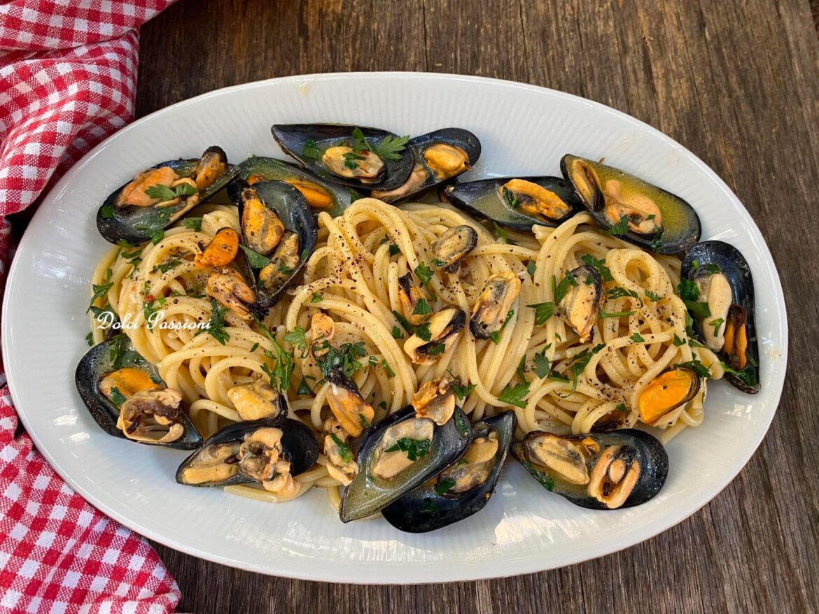 Spaghetti con Cozze in Bianco: La ricetta perfetta di casa Palasciano-Bellino