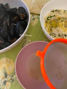 Cozze ripiene al forno alla Pugliese con passata di Pomodoro: la ricetta Originale di casa Palasciano-Bellino