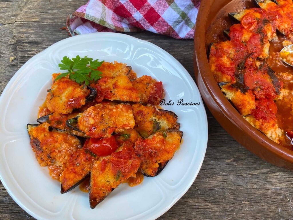 Cozze ripiene al forno alla Pugliese con passata di Pomodoro: la ricetta Originale di casa Palasciano-Bellino