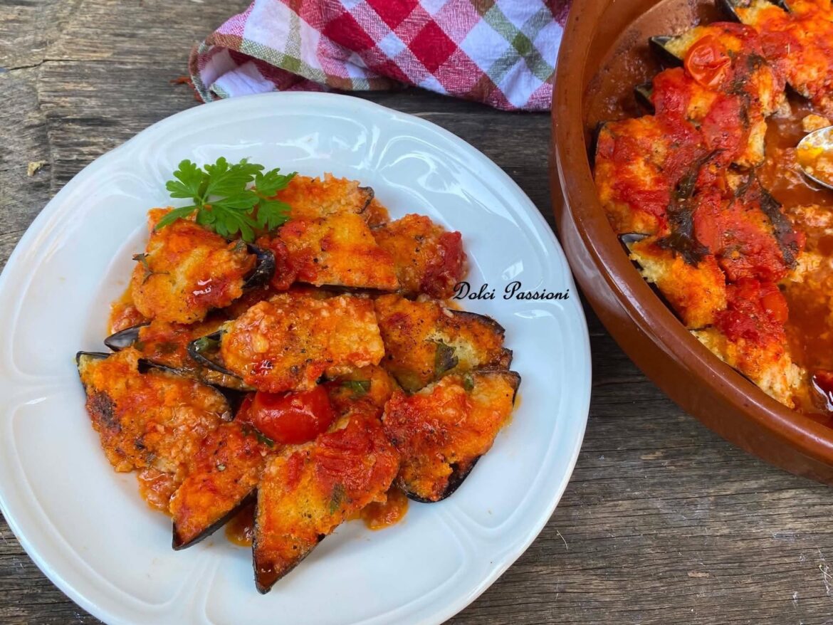 Cozze ripiene al forno alla Pugliese con passata di Pomodoro: la ricetta Originale di casa Palasciano-Bellino