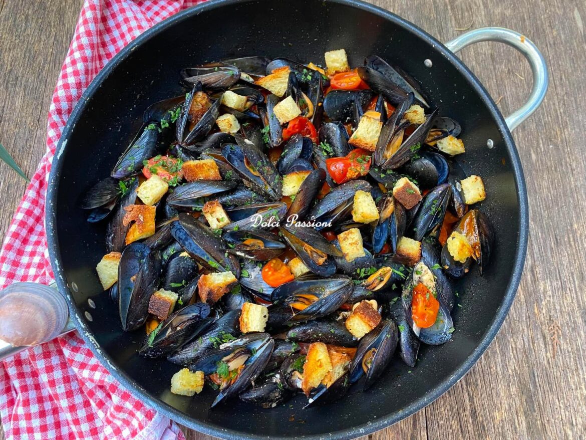 Cozze alla Marinara con Pomodorini: ricetta tradizionale di casa Palasciano-Bellino