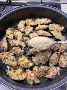 Cozze “Arraganate” con Pomodorini e Pecorino: la ricetta tradizionale di casa Palasciano-Bellino