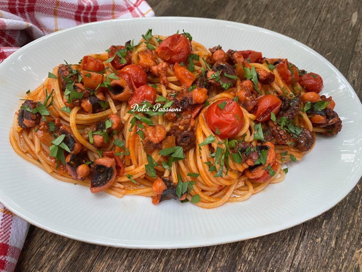 Spaghetti con il polpo, la ricetta tradizionale di casa Palasciano-Bellino