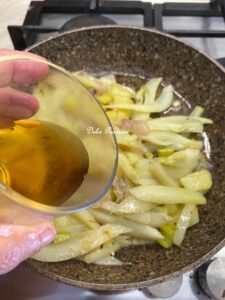 Caponata di Finocchi con Patate, Olive e Cipolle rosse: le ricette buone di una volta
